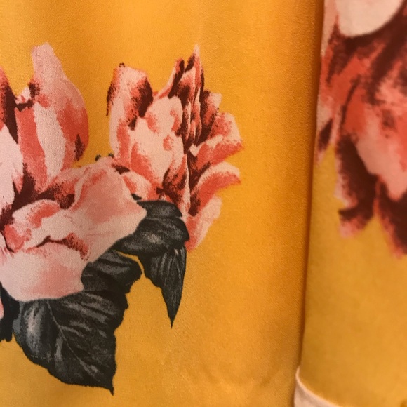 Blouse - Picture 2 of 4